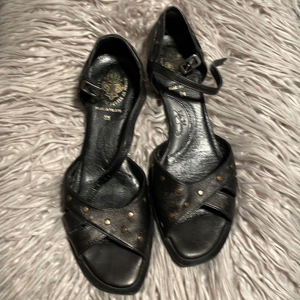 JOHN FLUEVOG 1.5” Strappy Sandals say 9.5 but fit more like 10.5 see photos